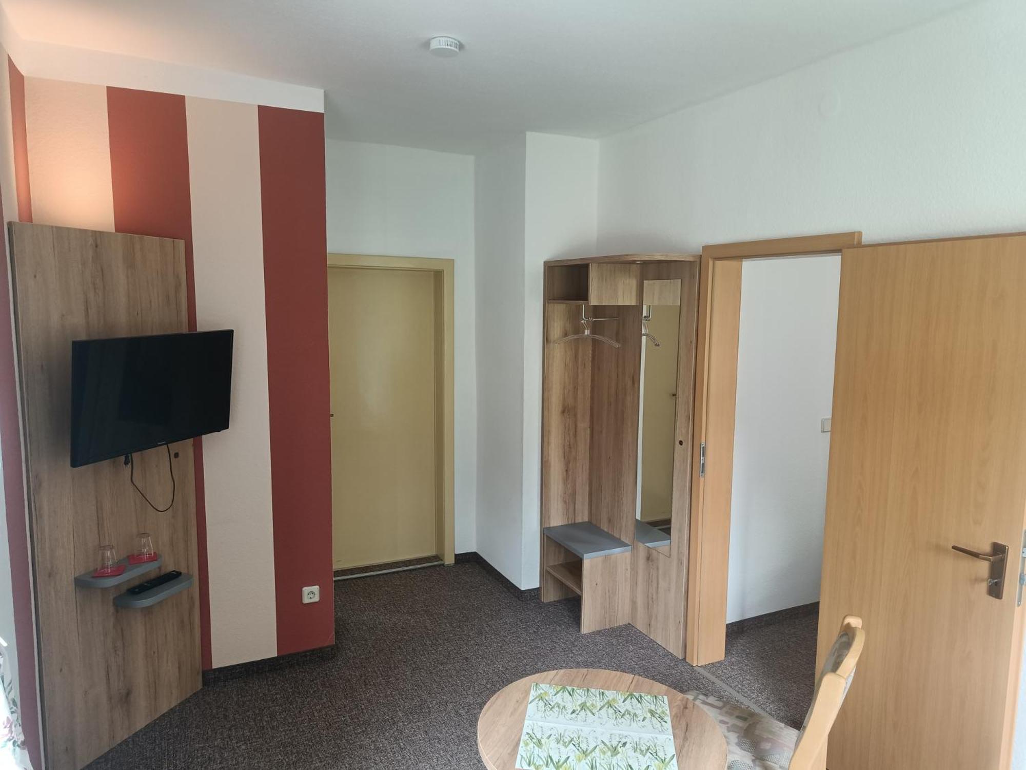 Zur Edlen Krone Neuhausen  Esterno foto