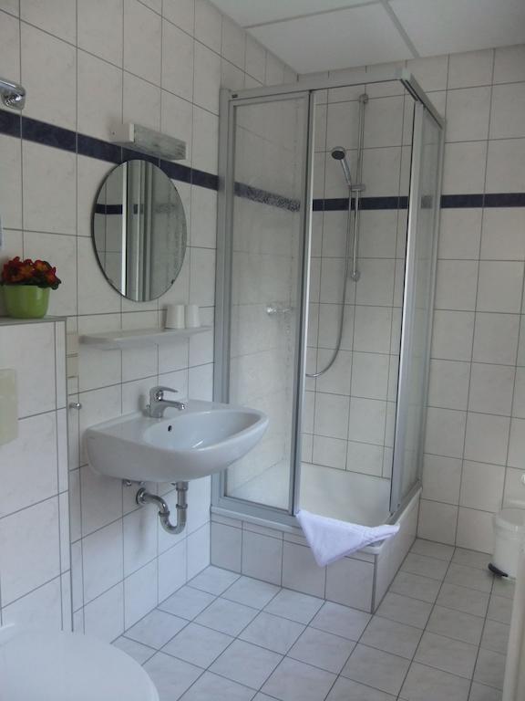 Zur Edlen Krone Neuhausen  Camera foto