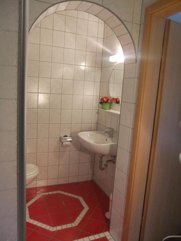 Zur Edlen Krone Neuhausen  Camera foto