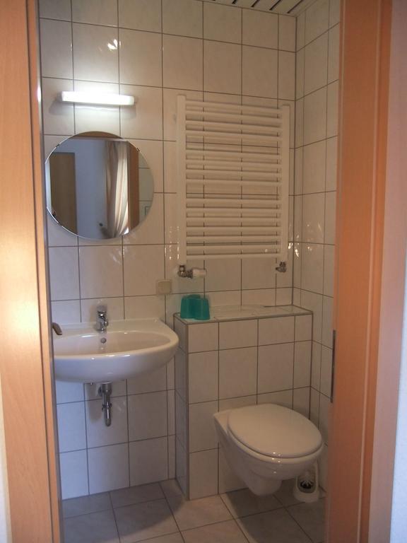 Zur Edlen Krone Neuhausen  Camera foto