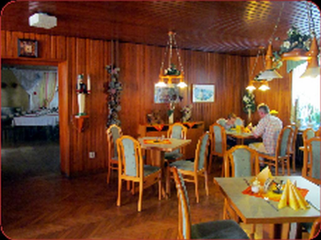Zur Edlen Krone Neuhausen  Esterno foto