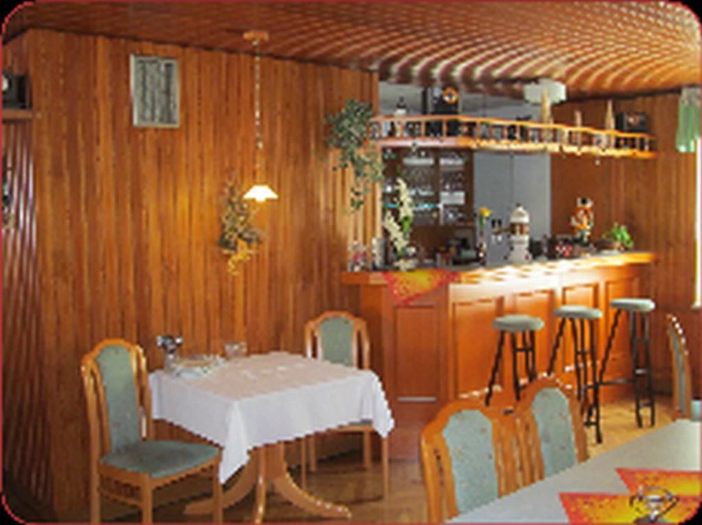 Zur Edlen Krone Neuhausen  Esterno foto